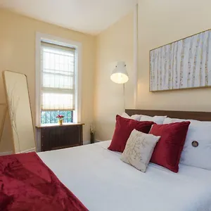 Lavish 3 Bedroom Apt In Williamsburg!! Apartment